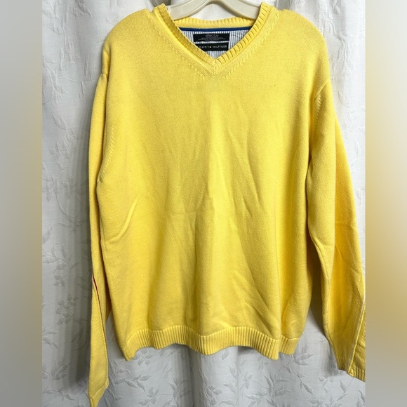 Tommy Hilfiger Men Classic Long Sleeves Yellow 100% Cotton V-Neck Sweater Large - Picture 2 of 6